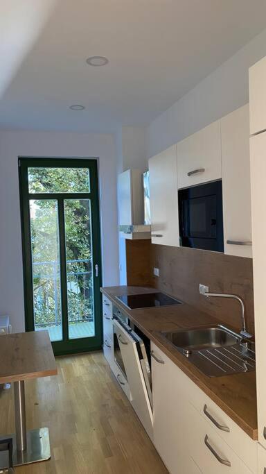 Chez Amis Arena Apartment ไลป์ซิก ภายนอก รูปภาพ