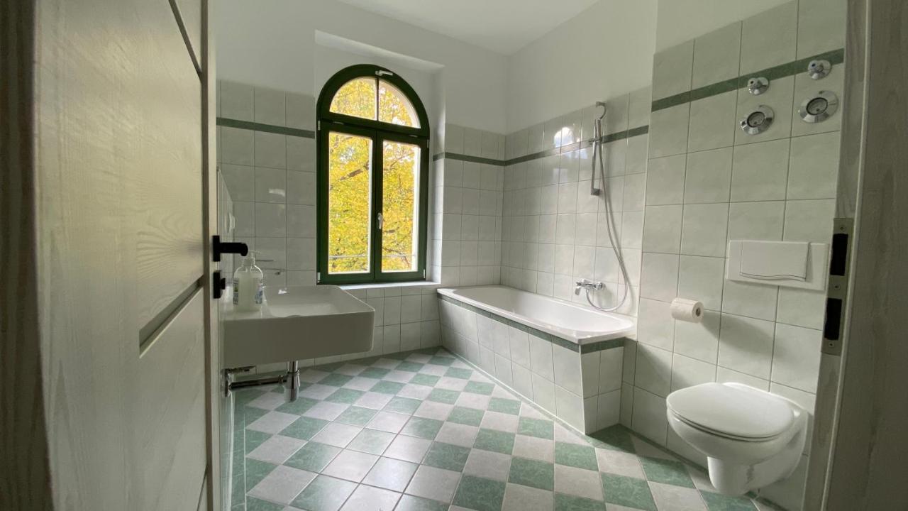 Chez Amis Arena Apartment ไลป์ซิก ภายนอก รูปภาพ