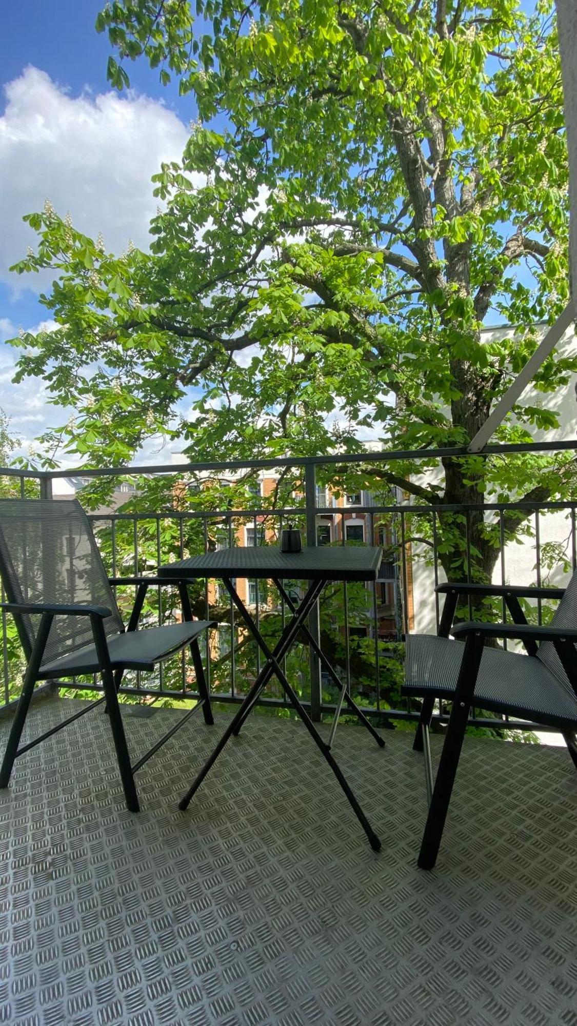 Chez Amis Arena Apartment ไลป์ซิก ภายนอก รูปภาพ